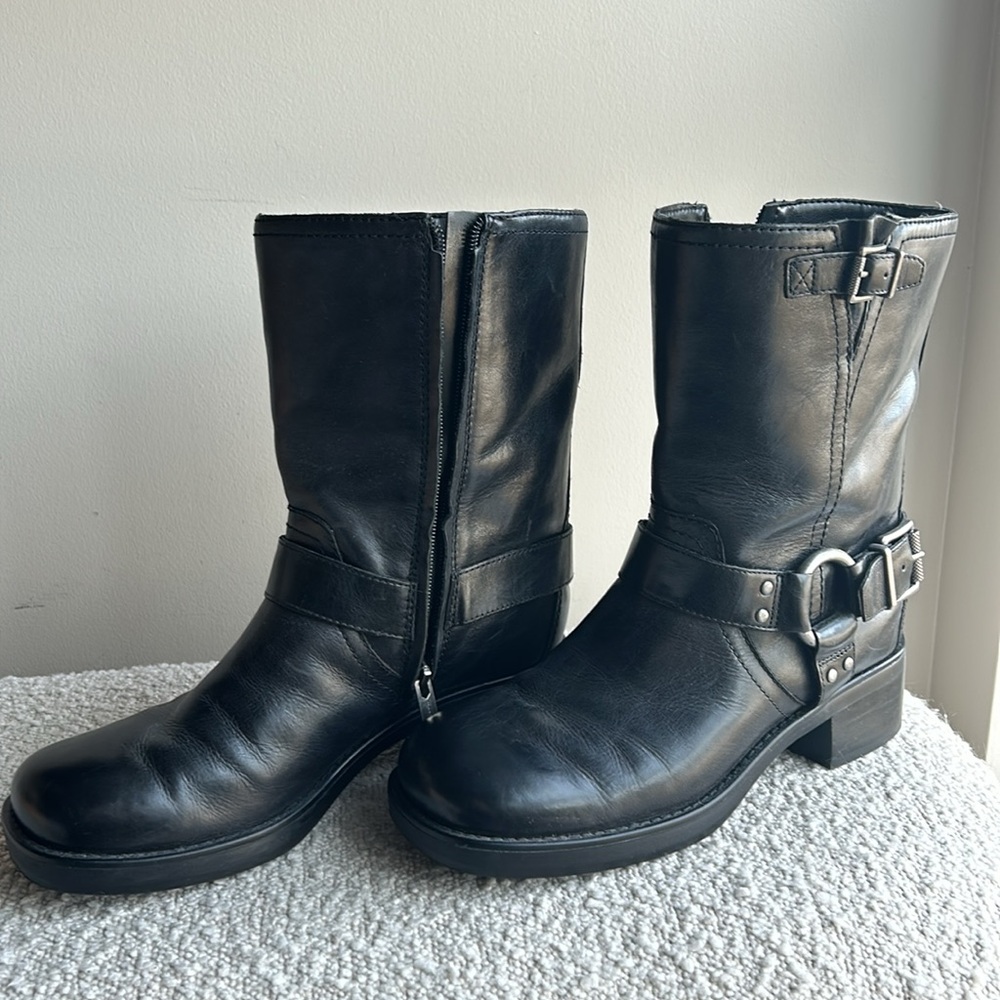 LIKE NEW Vince Camuto Kaemie Moto Bootie